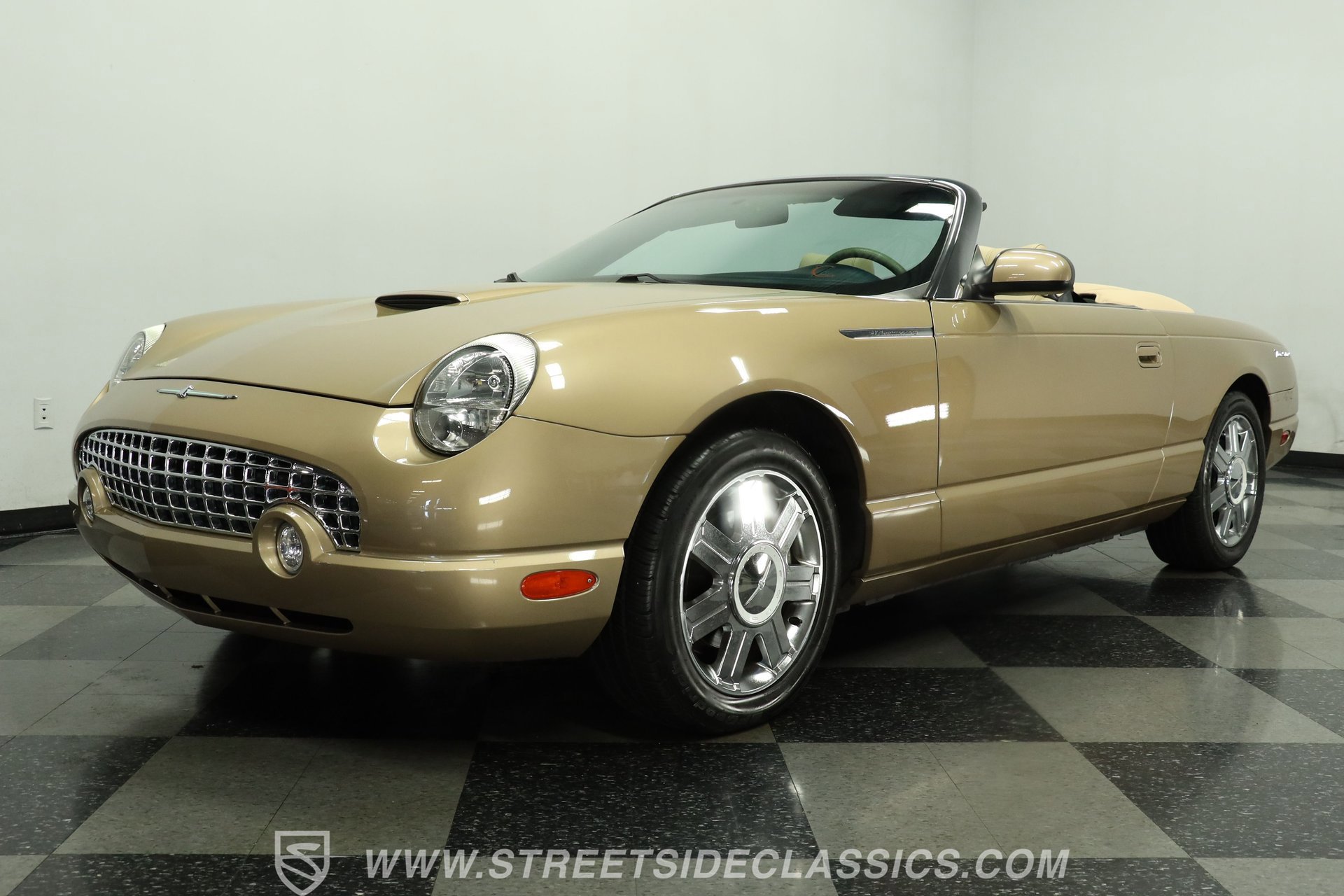 Used 2005 Ford Thunderbird RWD image 20
