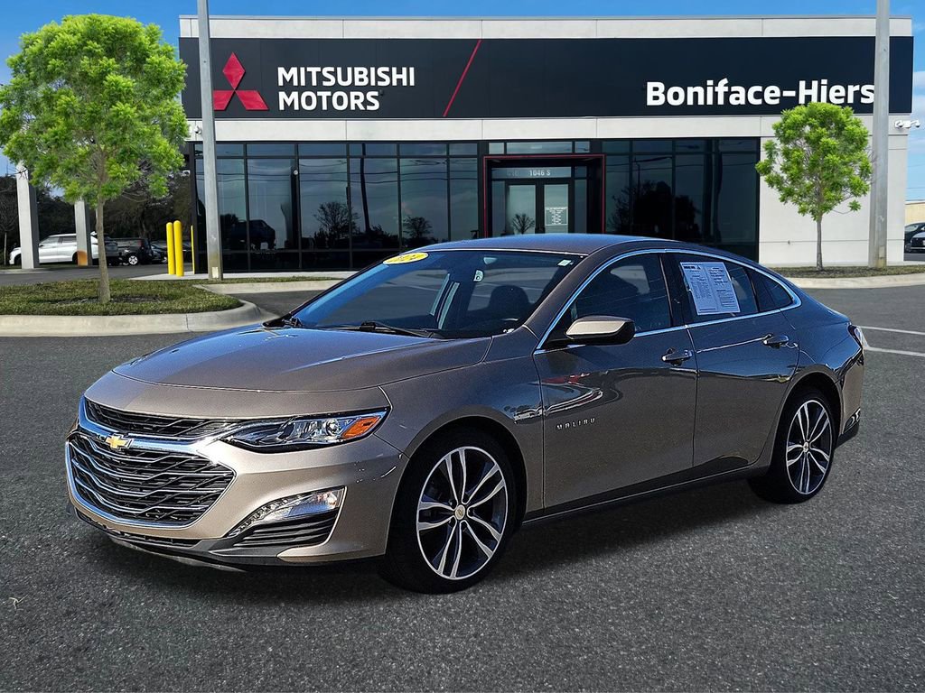 Used 2024 Chevrolet Malibu LT FWD image 2