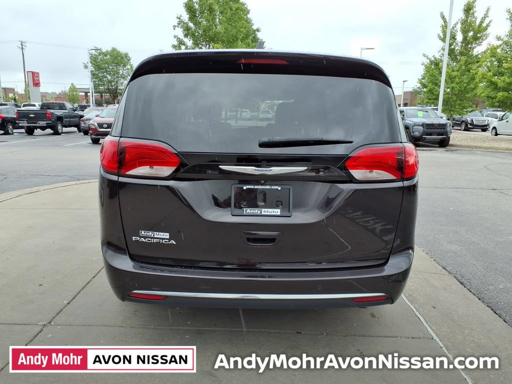 Used 2019 Chrysler Pacifica Touring Plus w/ Advanced Safetytec Group FWD image 9