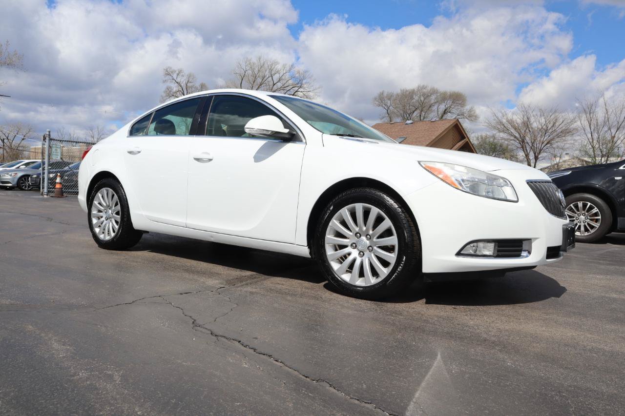 Used 2012 Buick Regal Leather FWD image 7