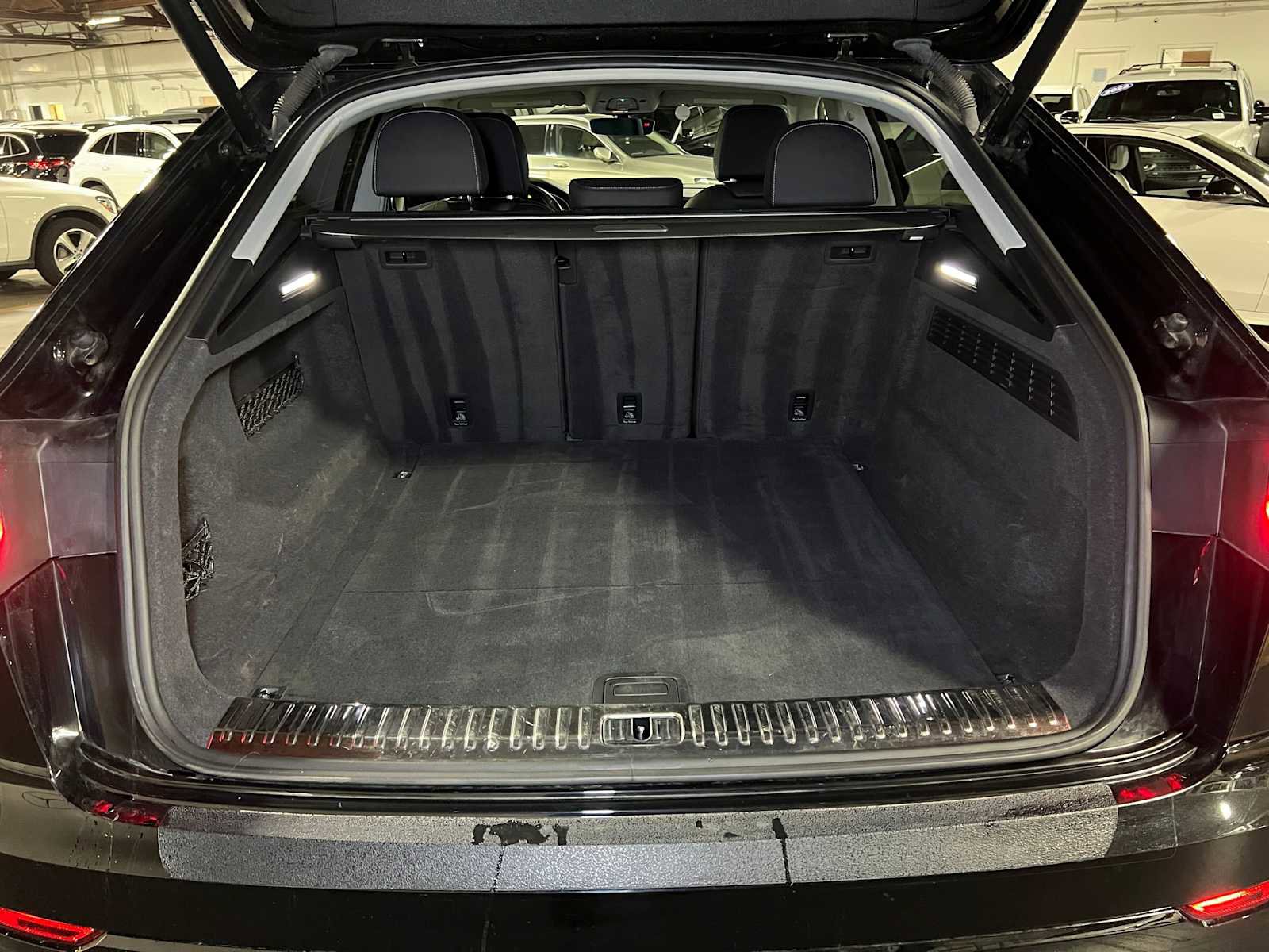 Used 2022 Audi Q8 Premium Plus w/ Premium Plus Package image 54