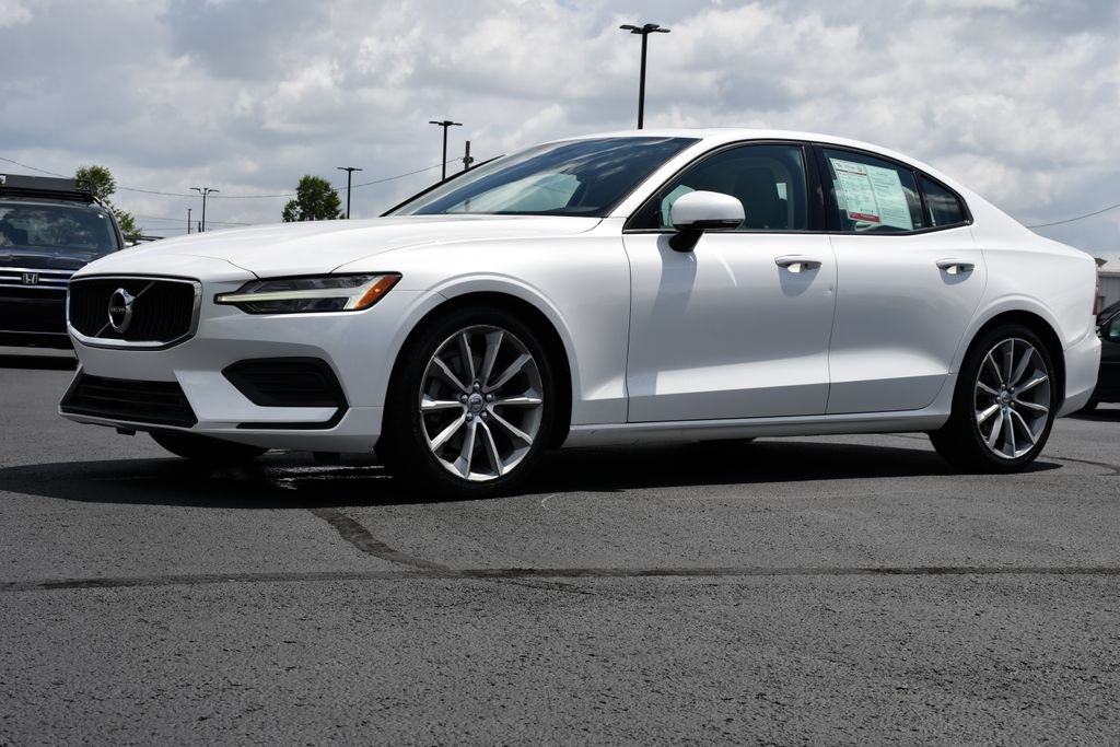 Used 2019 Volvo S60 T5 Momentum w/ Premium Package FWD image 3