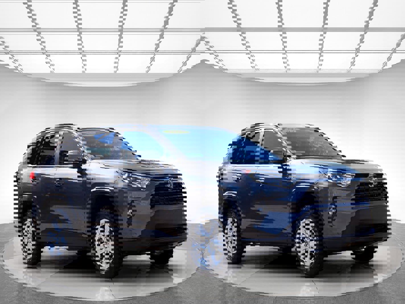 Used 2019 Toyota RAV4 XLE w/ Convenience Package AWD/4WD image 3