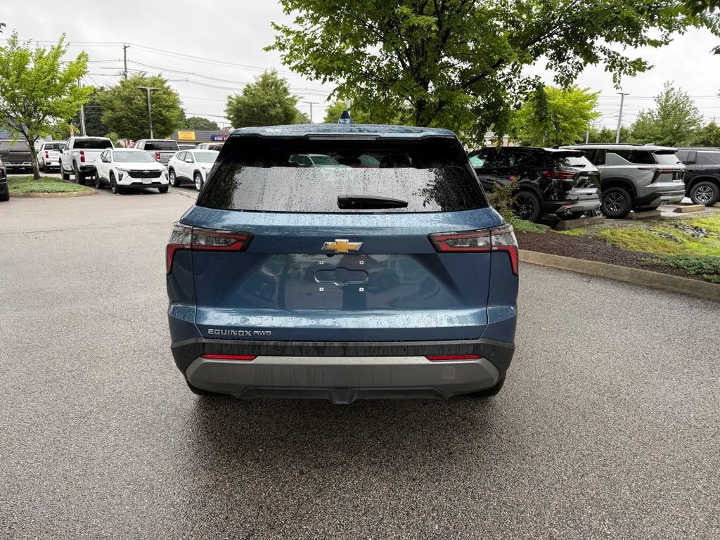 Used 2026 Chevrolet Equinox LT AWD/4WD image 4
