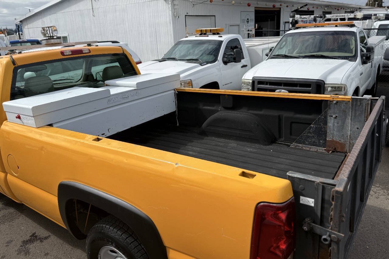 Used 2003 Chevrolet Silverado 2500 W/T RWD image 32