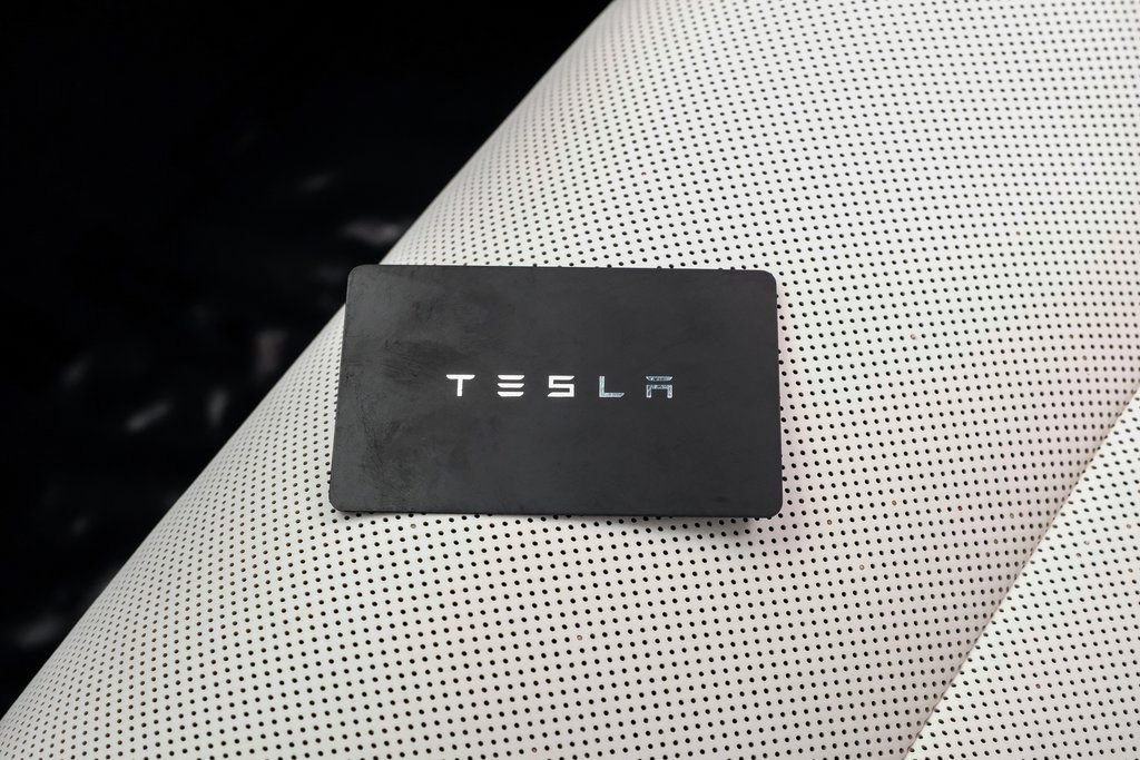 Used 2023 Tesla Model X image 66