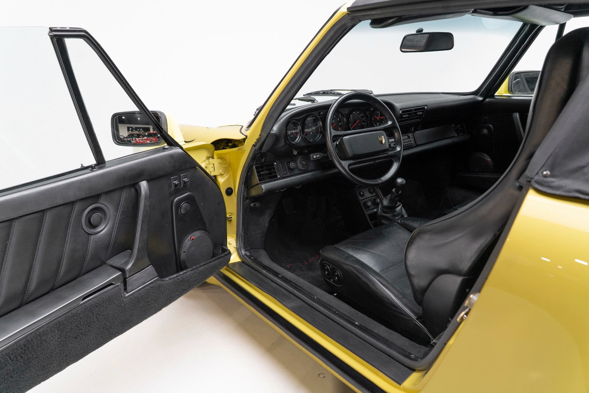 Used 1988 Porsche 911 Carrera RWD image 13