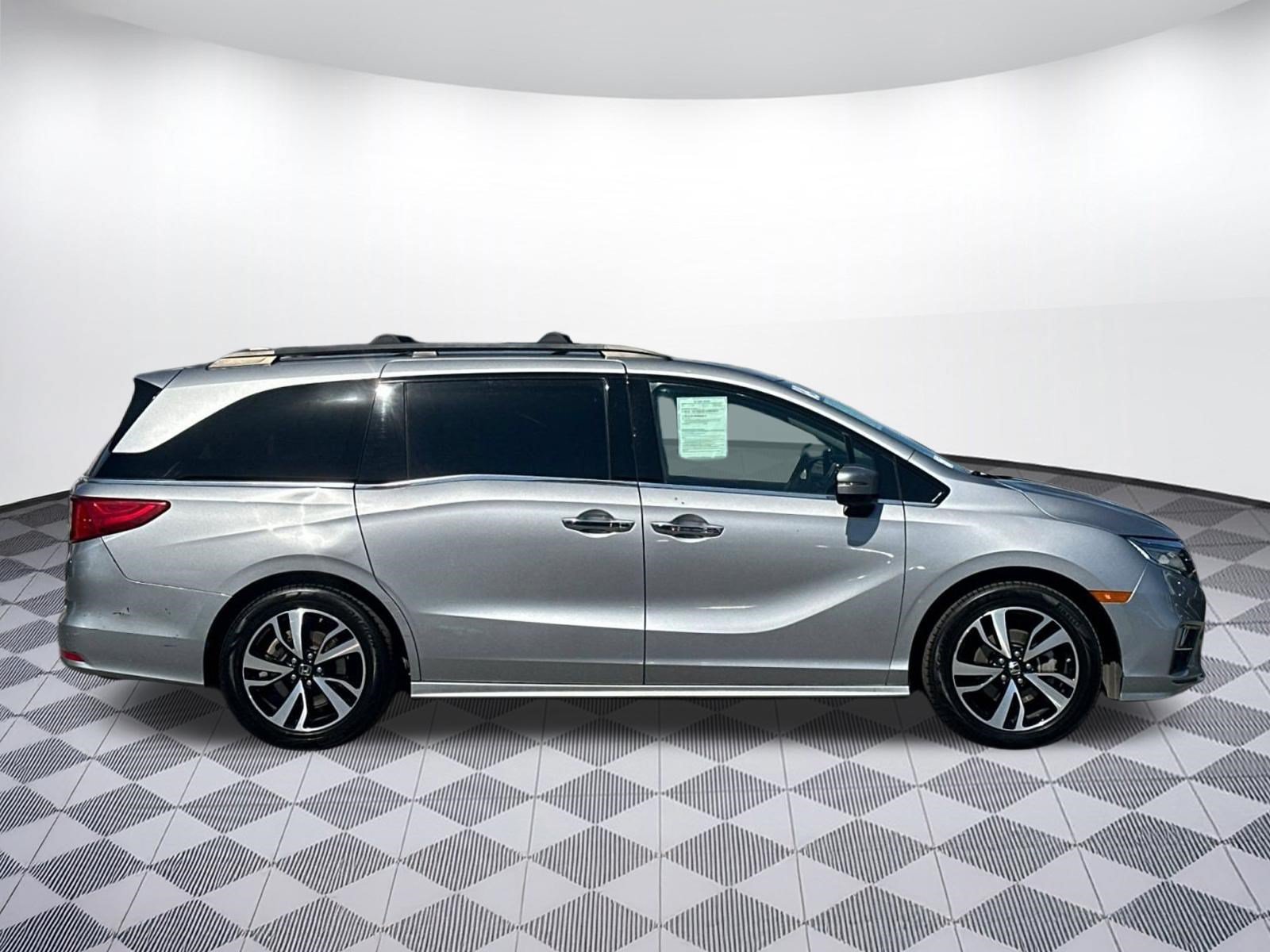 Used 2018 Honda Odyssey Elite image 7