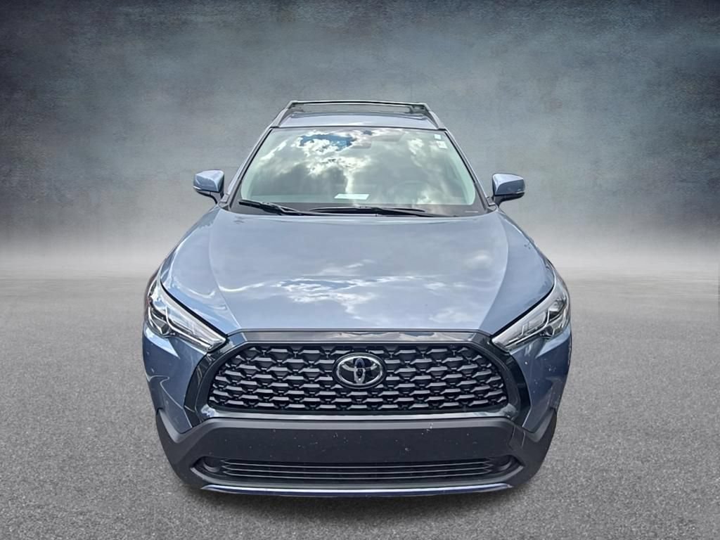 Used 2022 Toyota Corolla Cross LE AWD/4WD image 3