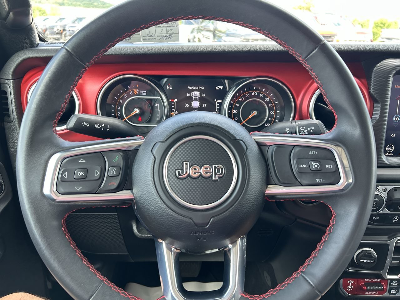Used 2023 Jeep Gladiator Rubicon AWD/4WD image 25