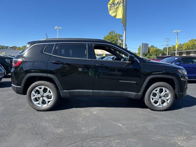 New 2025 Jeep Compass Latitude image 4