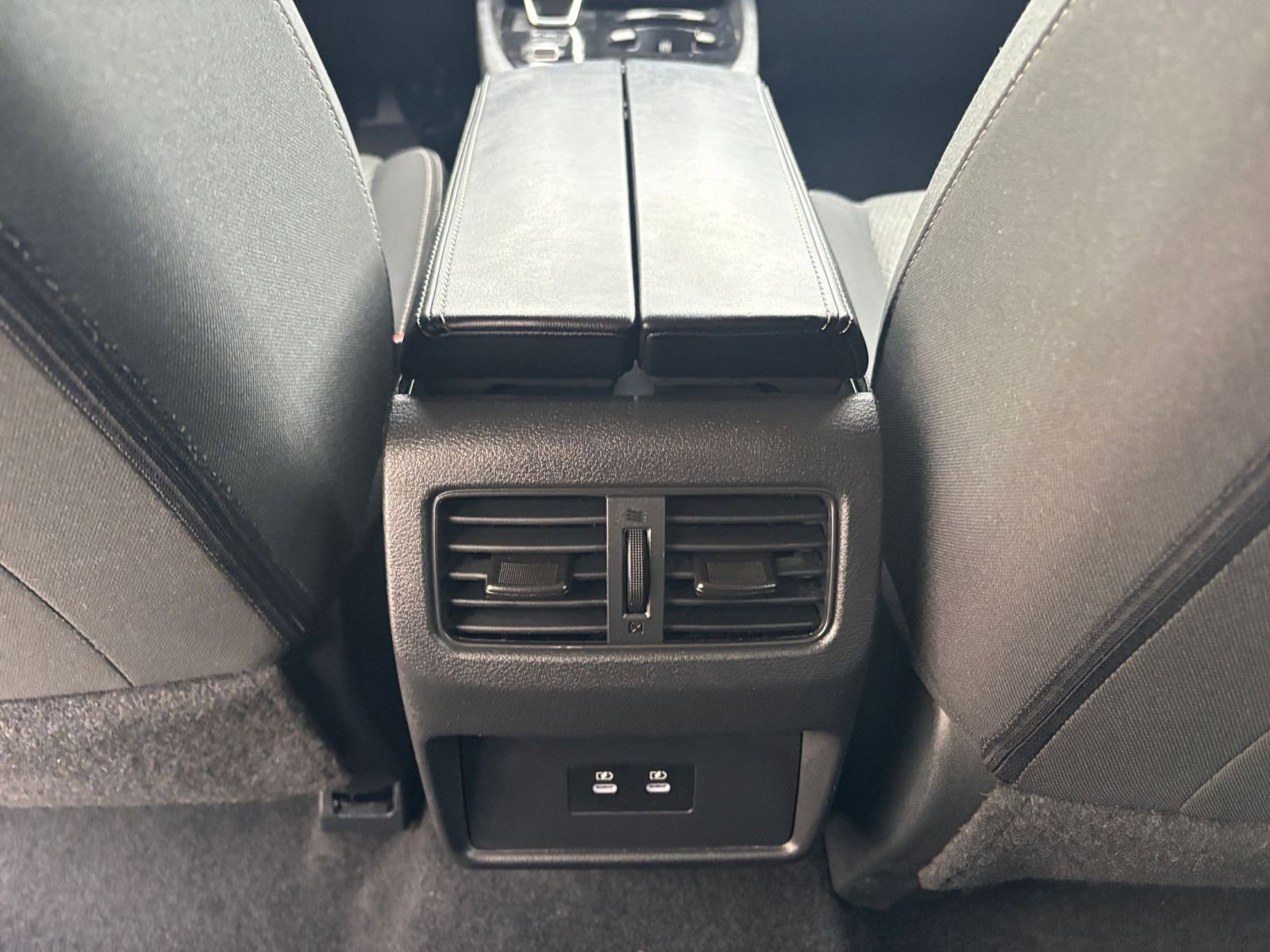 Used 2025 Nissan Rogue SV image 24