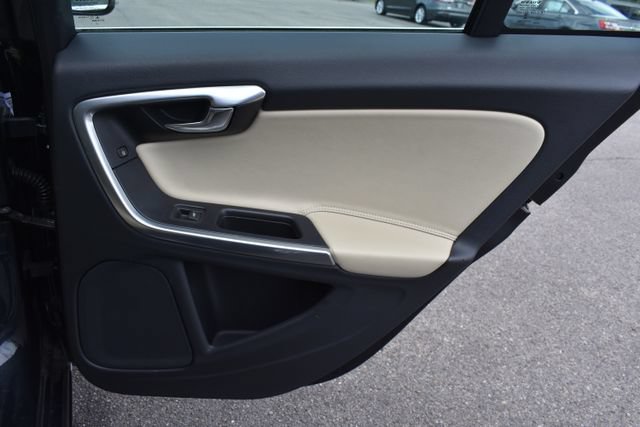 Used 2016 Volvo V60 T5 Premier FWD image 40