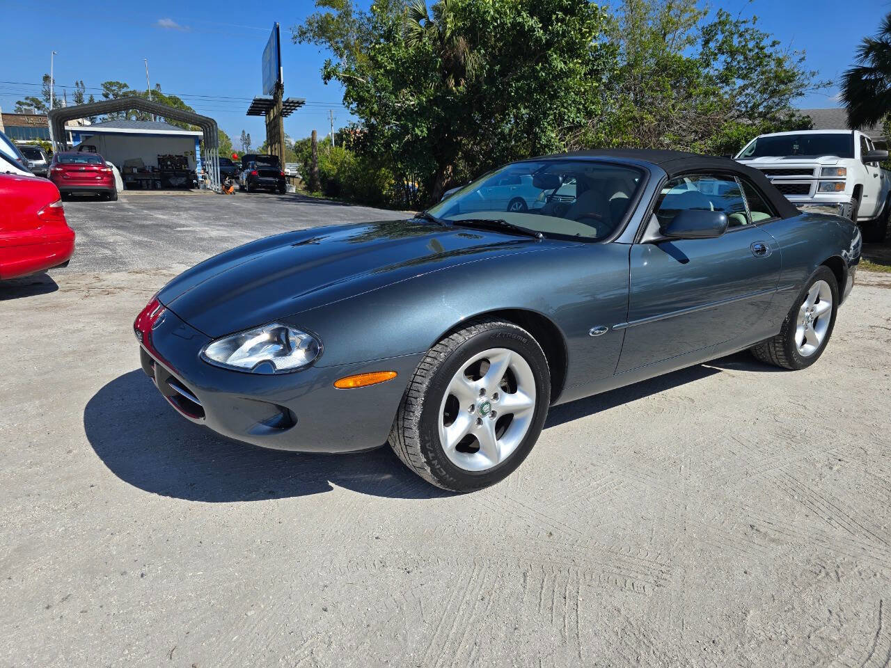 Used 2000 Jaguar XK8 Convertible image 1