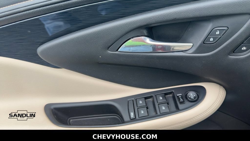 Used 2017 Buick Envision Essence FWD image 11