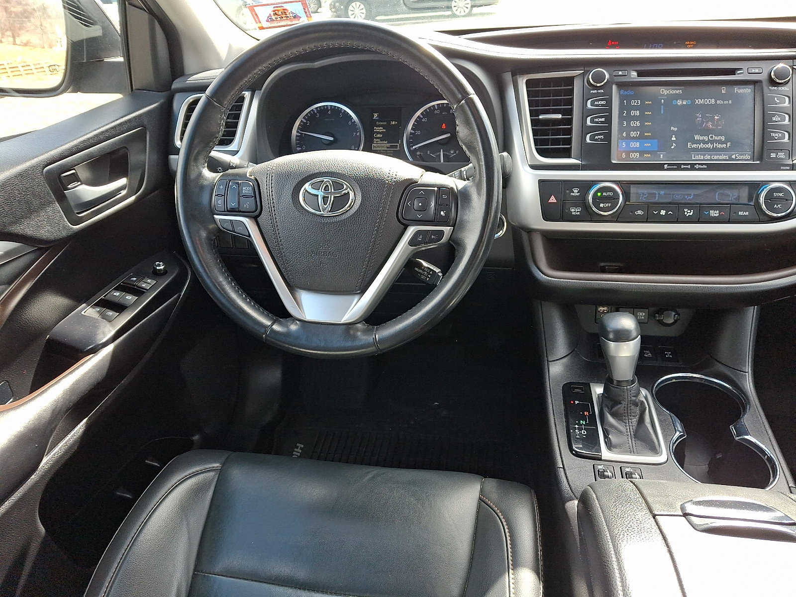 Used 2019 Toyota Highlander XLE AWD/4WD image 14