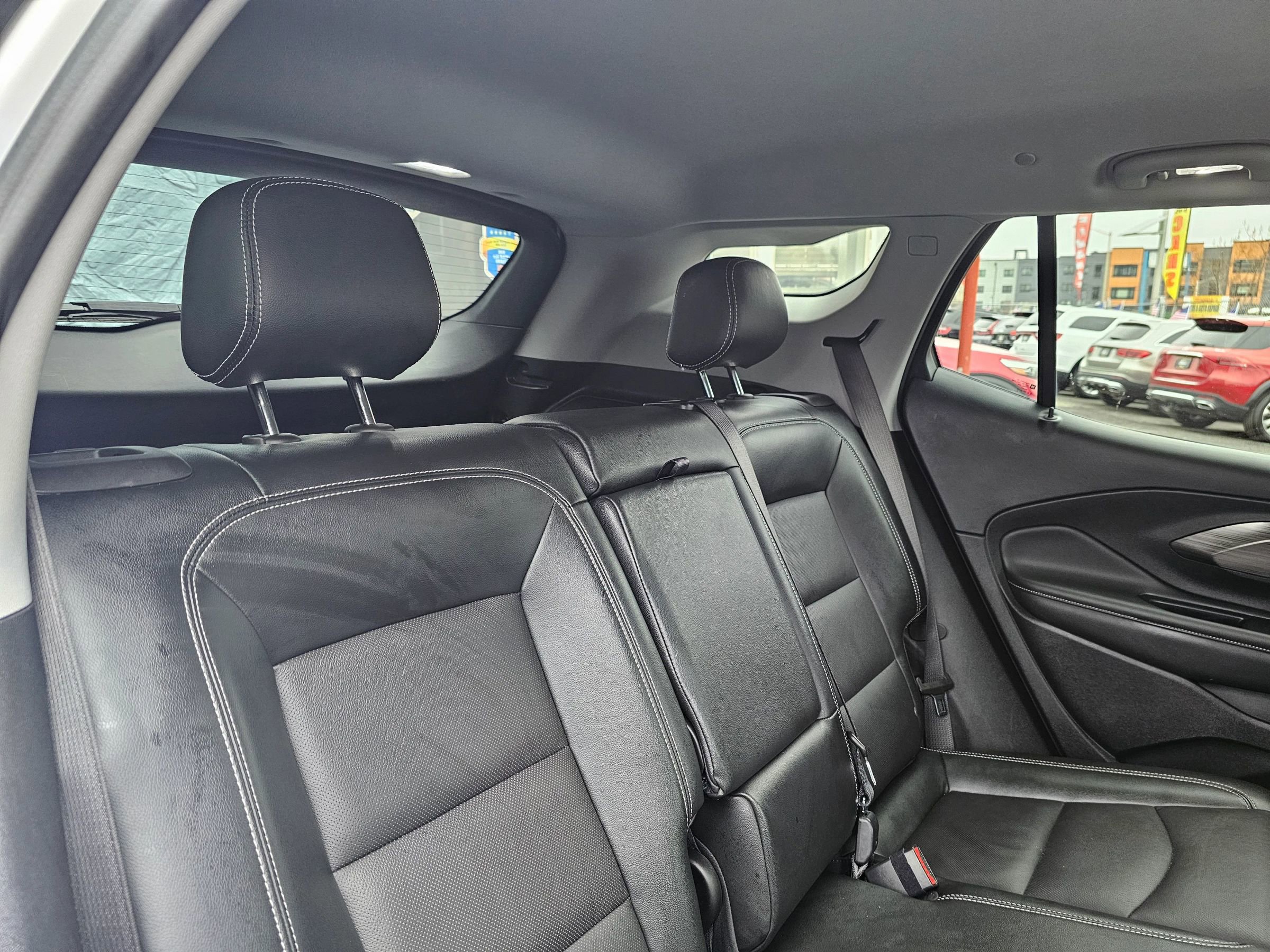 Used 2023 GMC Terrain SLT w/ Infotainment Package II image 13