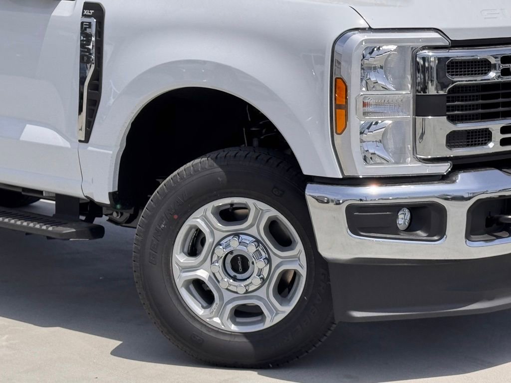 New 2025 Ford F350 XLT image 4