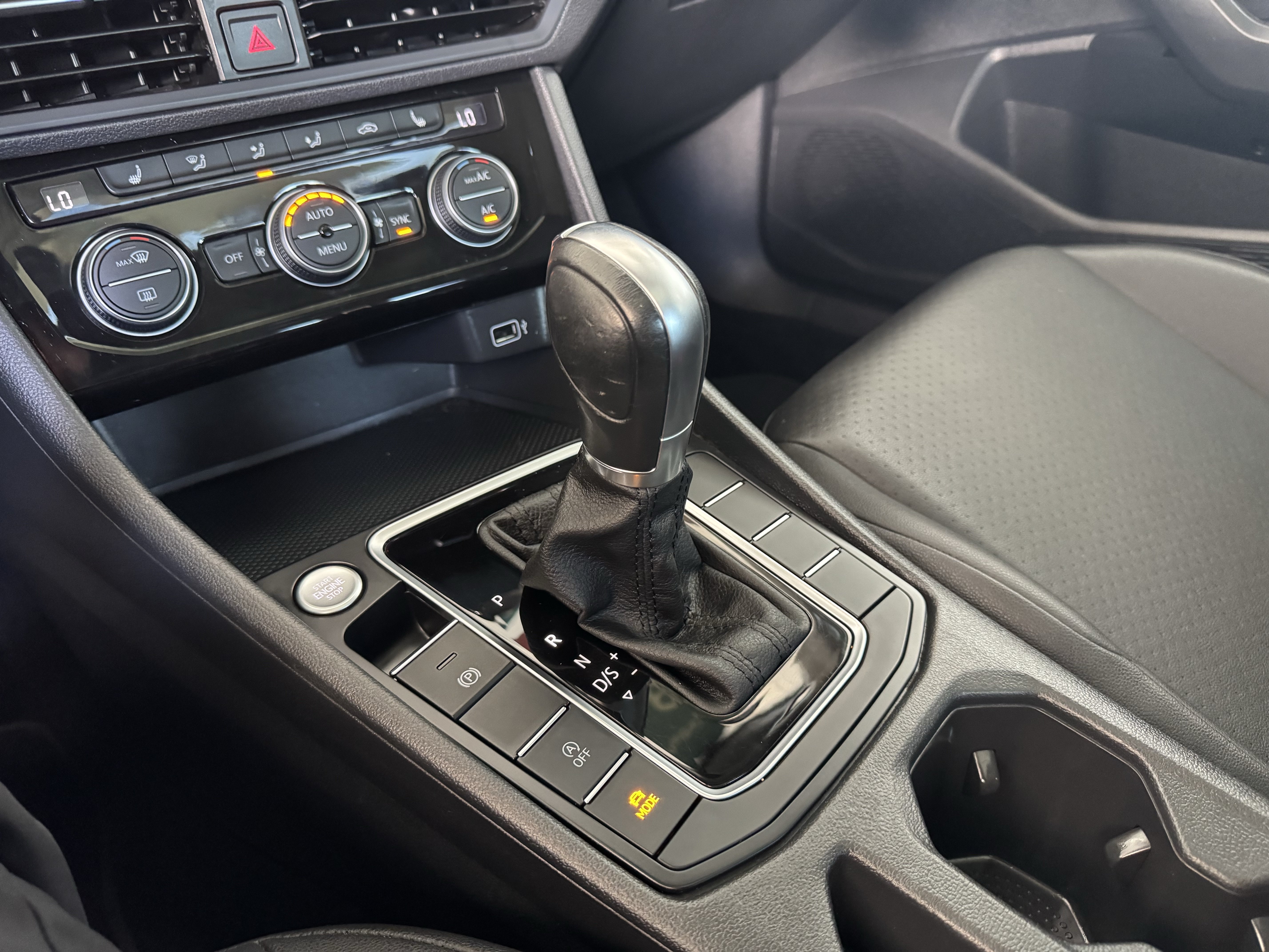 Used 2019 Volkswagen Jetta SEL FWD image 28