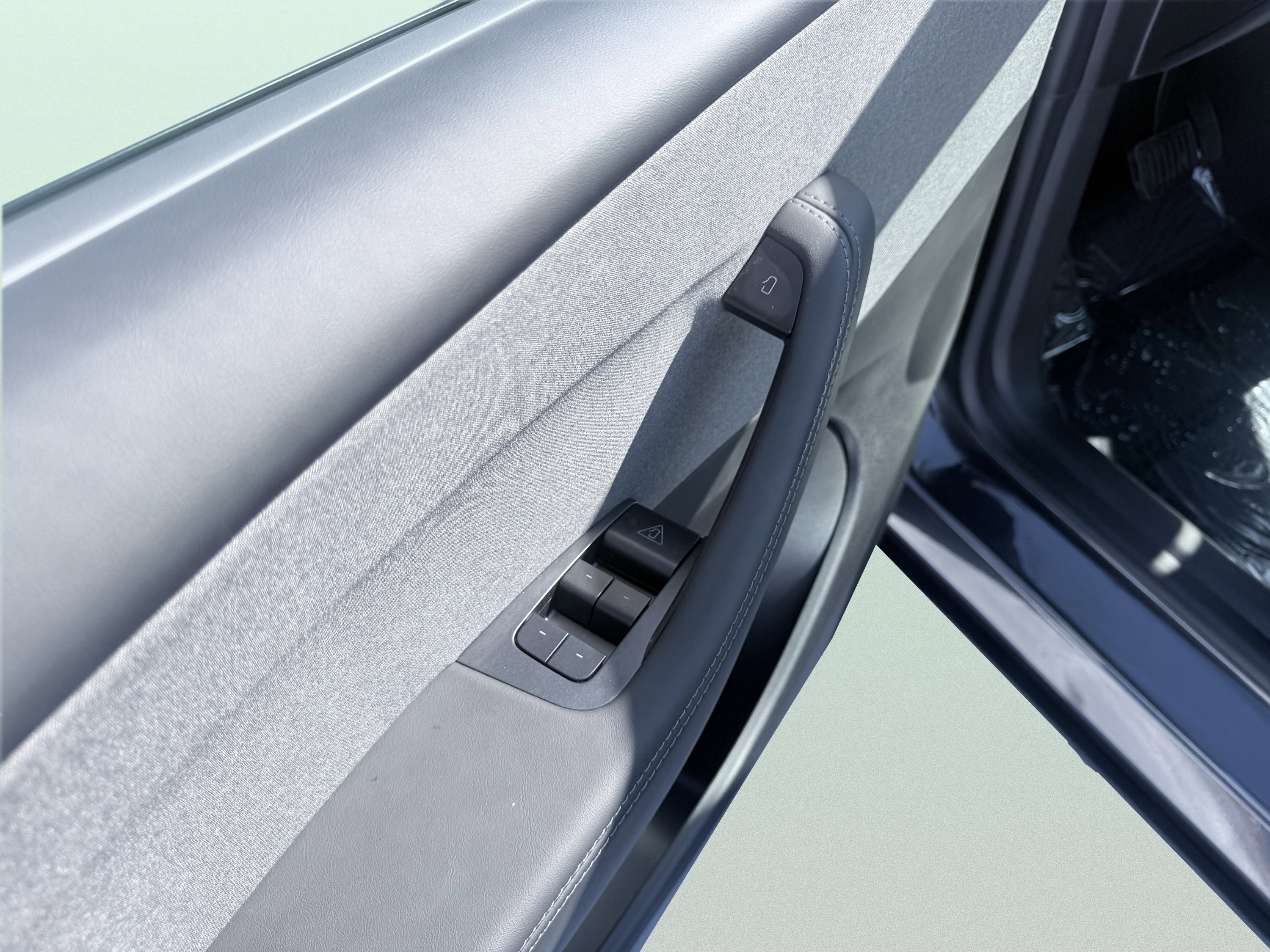 Used 2026 Tesla Model Y 2WD image 24