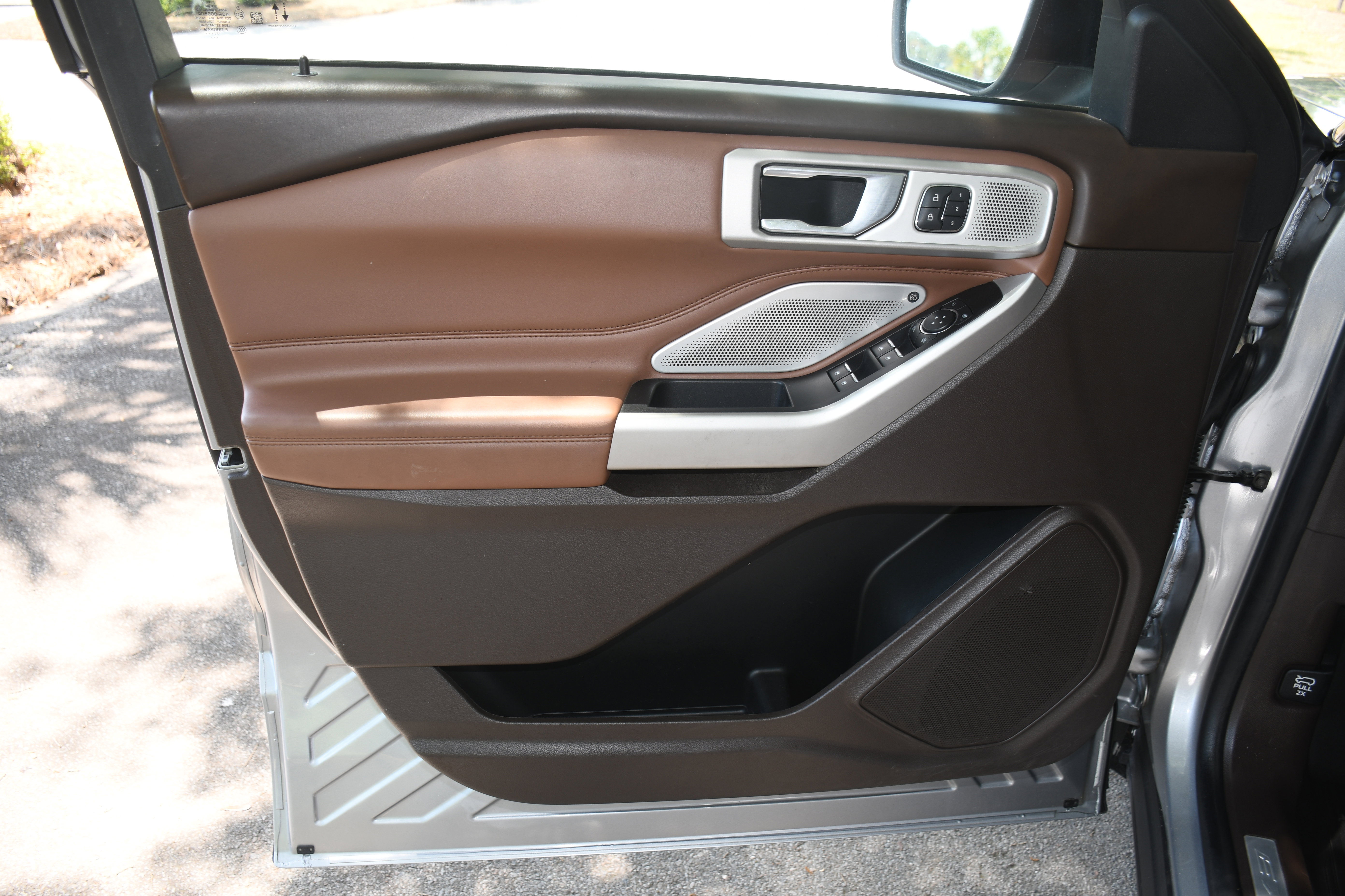 Used 2022 Ford Explorer King Ranch w/ Class IV Trailer Tow Package RWD image 10