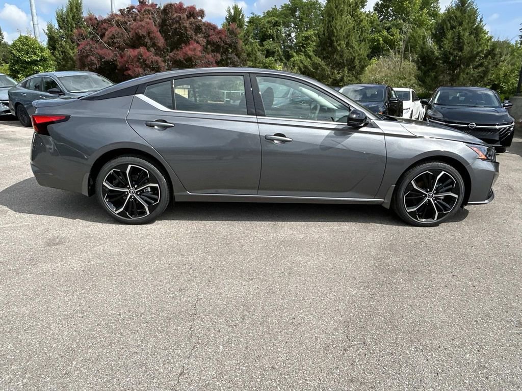 New 2026 Nissan Altima 2.5 SR AWD/4WD image 8