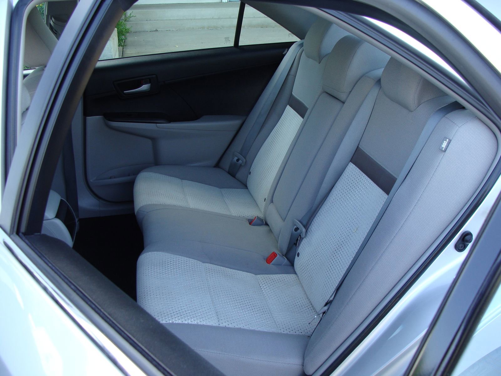 Used 2014 Toyota Camry LE FWD image 8