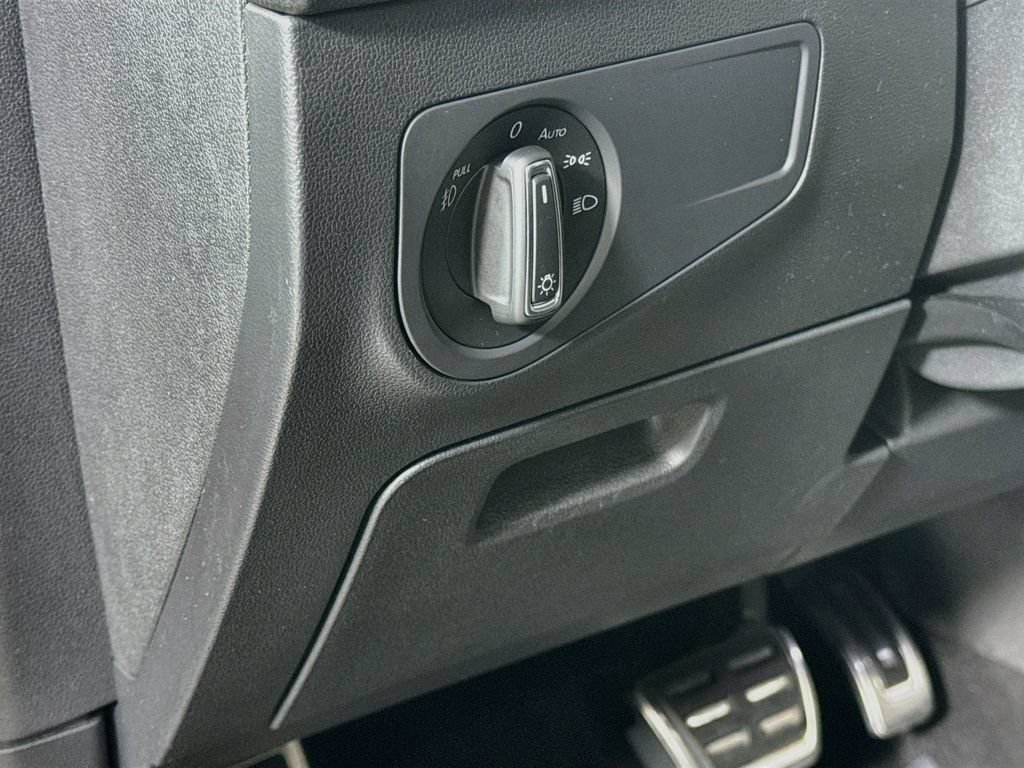 Used 2019 Volkswagen Tiguan SEL Premium R-Line AWD/4WD image 11