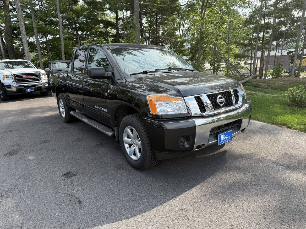 Used 2015 Nissan Titan SV AWD/4WD image 6