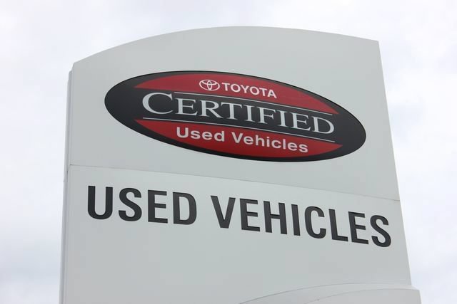 Used 2019 Toyota Highlander XLE AWD/4WD image 16