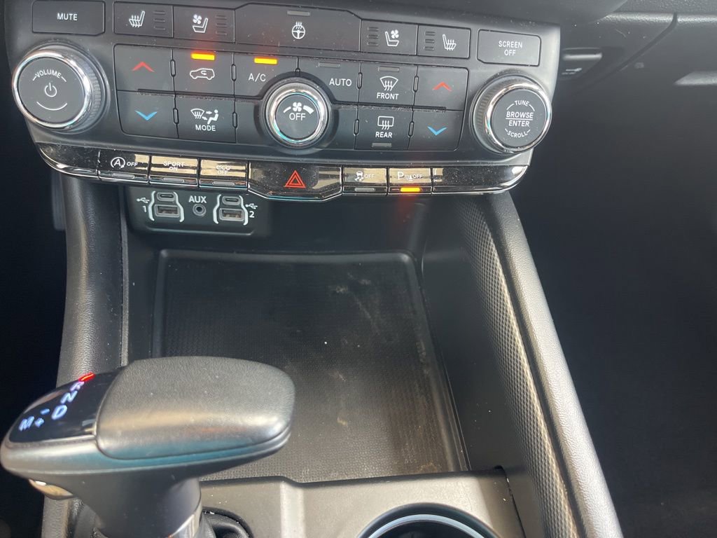 Used 2023 Dodge Durango GT image 33