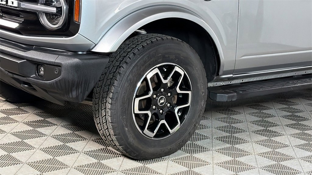 Used 2021 Ford Bronco Outer Banks image 4