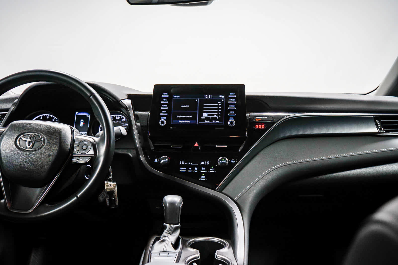 Used 2023 Toyota Camry SE w/ Protection Package (Q2) (TMS) FWD image 15