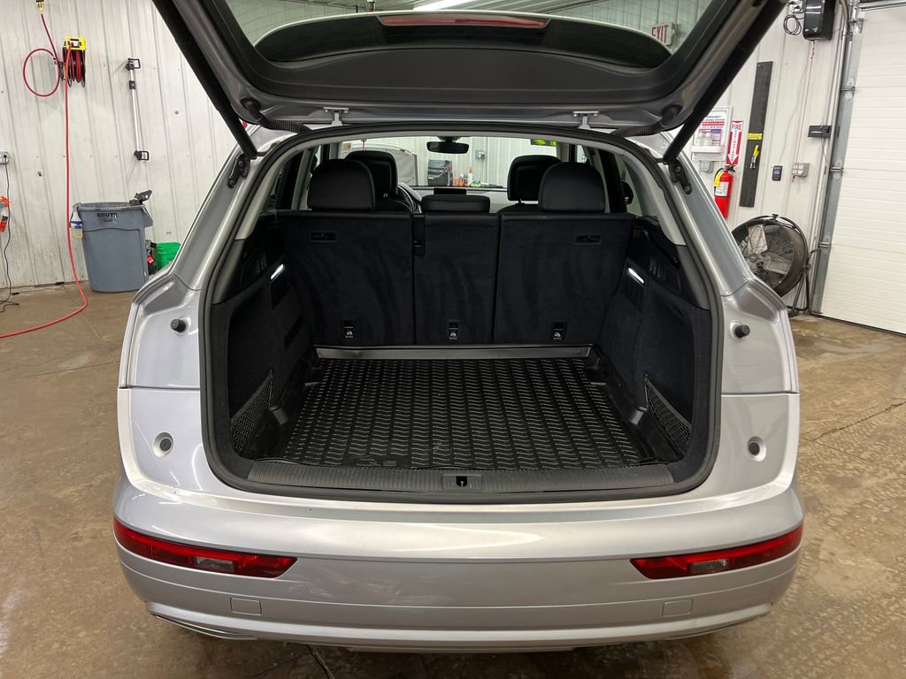 Used 2019 Audi Q5 2.0T Premium w/ Convenience Package image 28