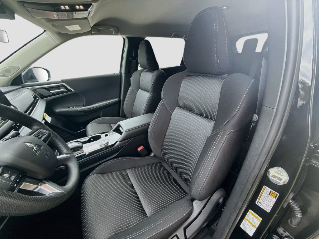 New 2026 Mitsubishi Outlander ES FWD image 22