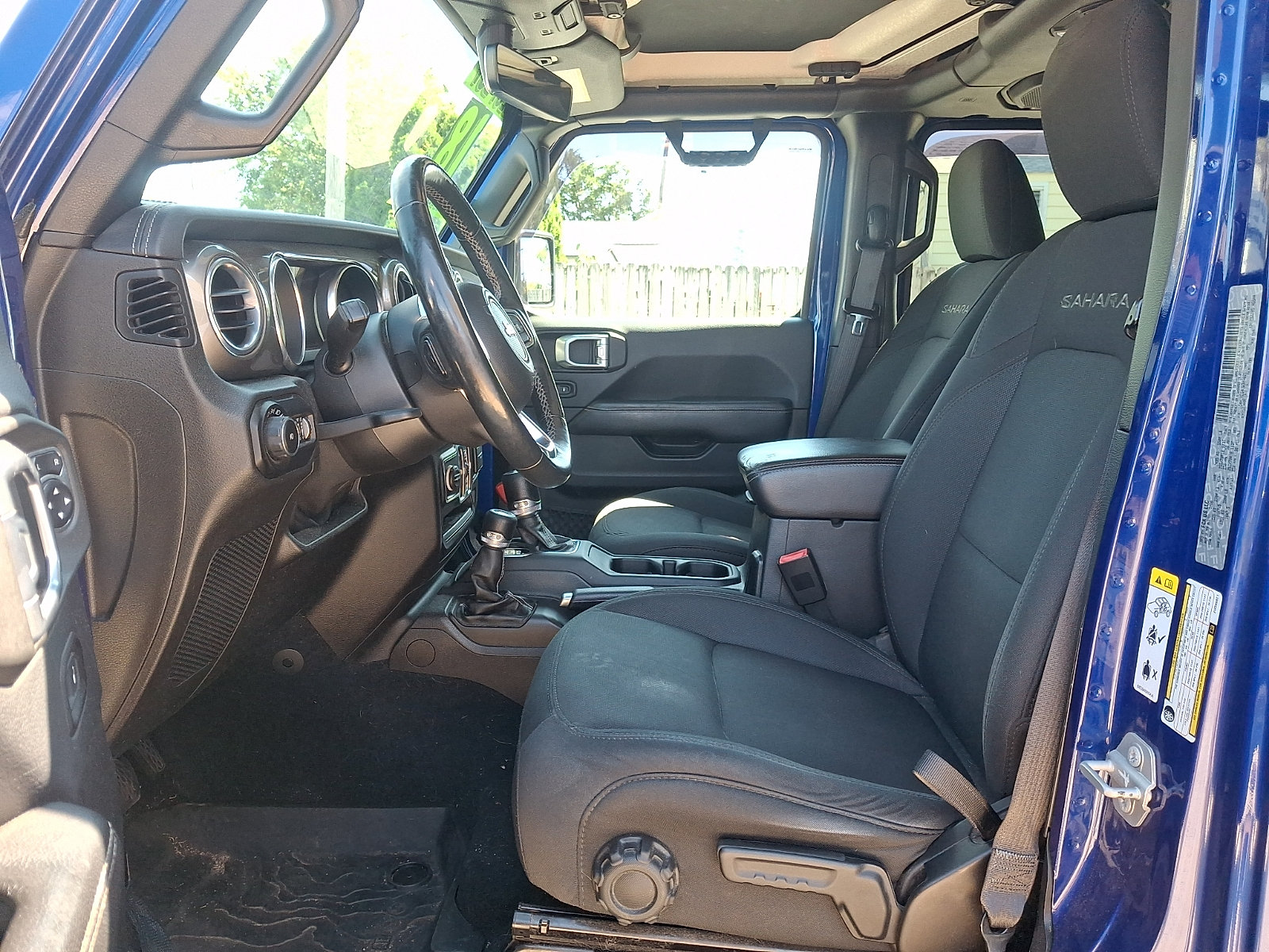 Used 2018 Jeep Wrangler Unlimited Sahara AWD/4WD image 13