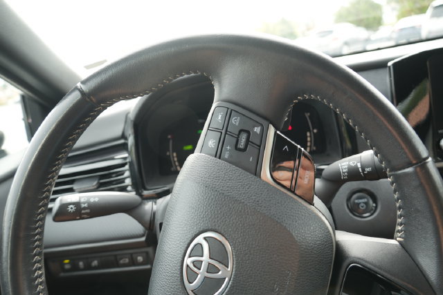 Used 2025 Toyota Camry SE FWD image 26
