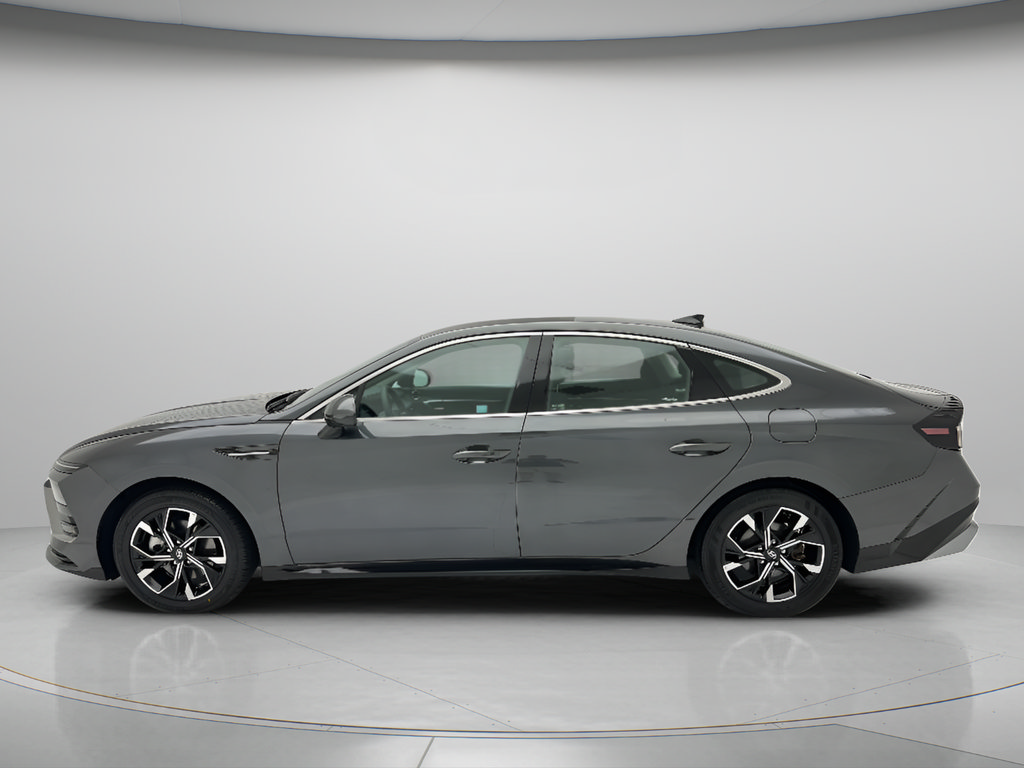 Used 2025 Hyundai Sonata SEL FWD image 8
