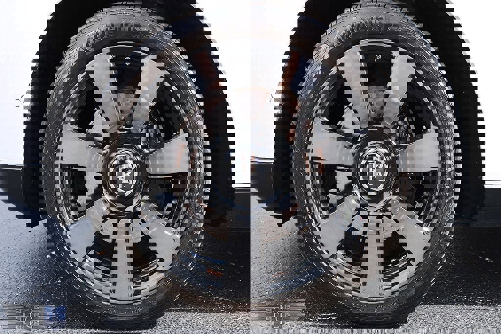 Used 2019 Rolls-Royce Cullinan image 48