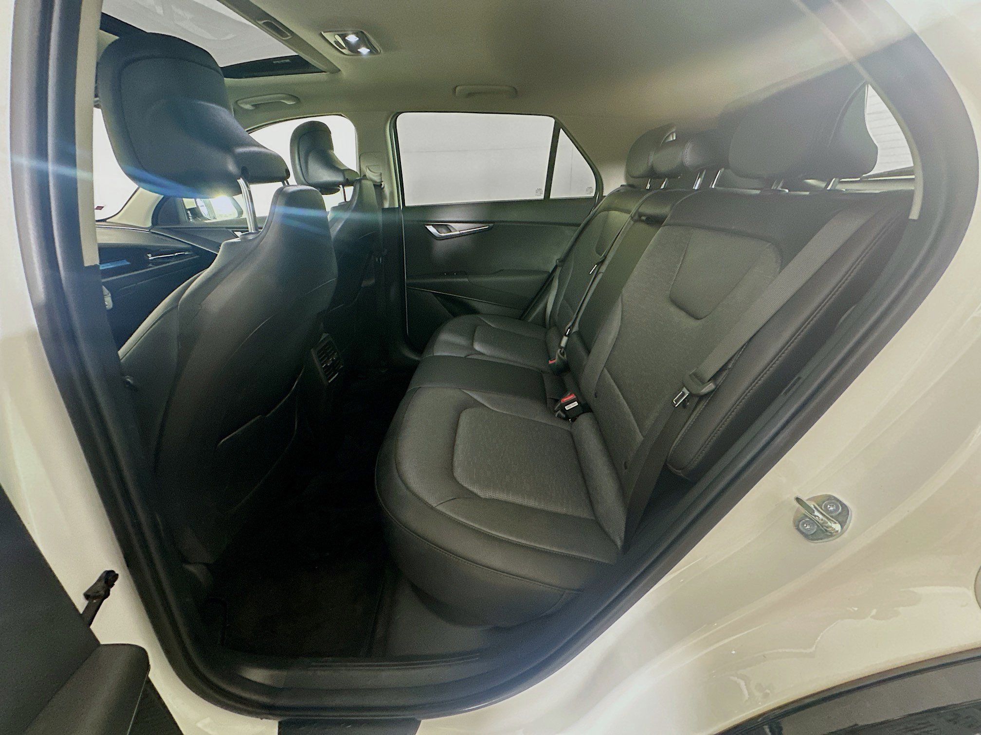 Used 2024 Kia Niro Wave w/ Wave Preserve Package image 30