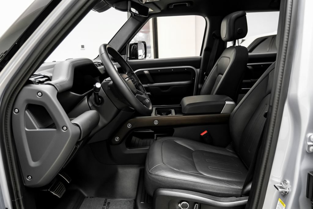 Used 2024 Land Rover Defender 130 X AWD/4WD image 6