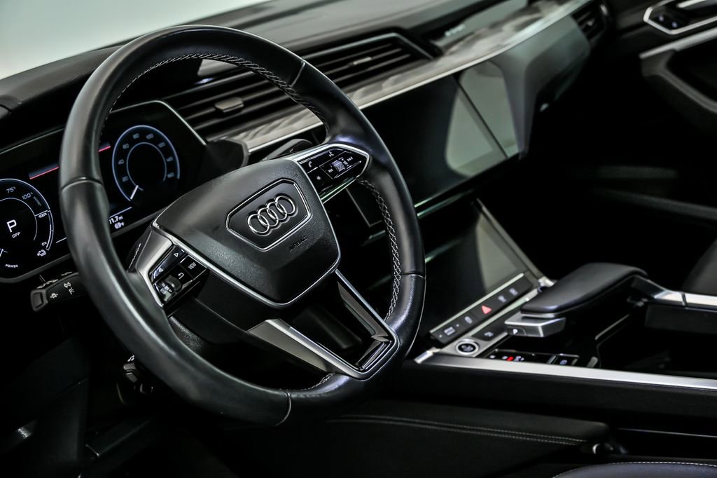 Used 2023 Audi e-tron Premium w/ Convenience Plus Package AWD/4WD image 17