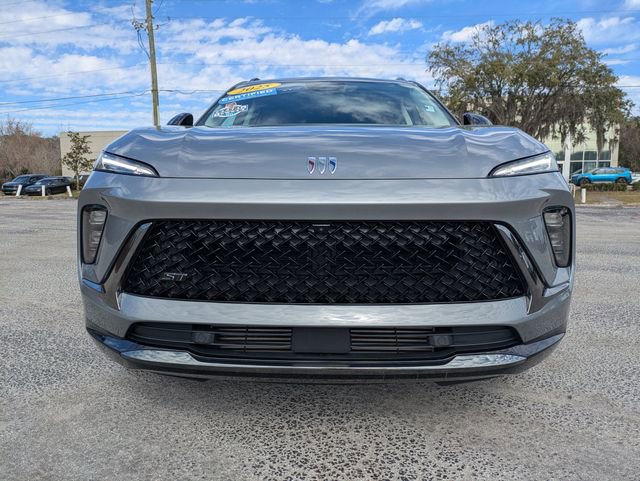 Certified 2025 Buick Envision Sport Touring image 9