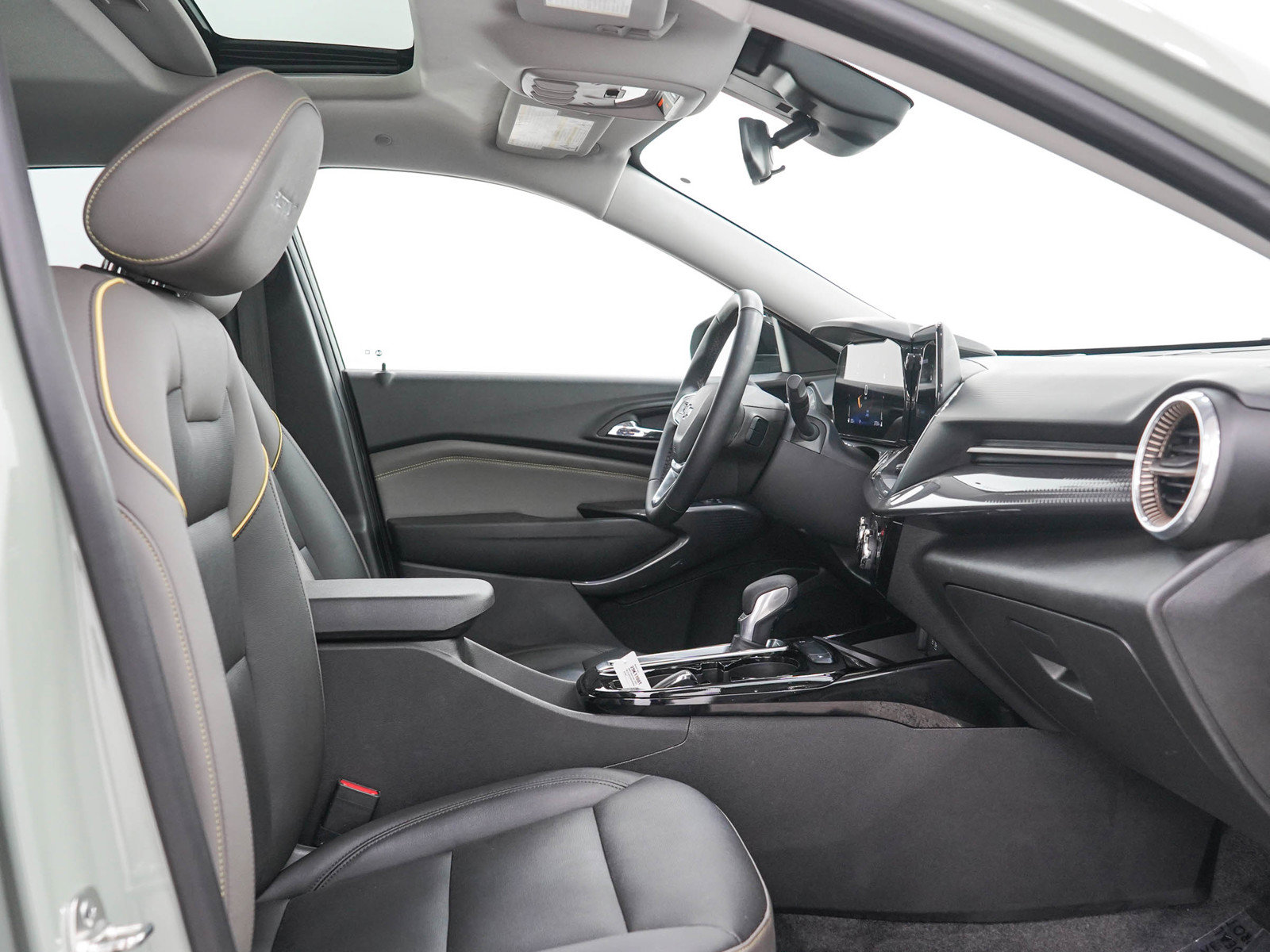 Used 2024 Chevrolet Trax ACTIV w/ Sunroof Package FWD image 12