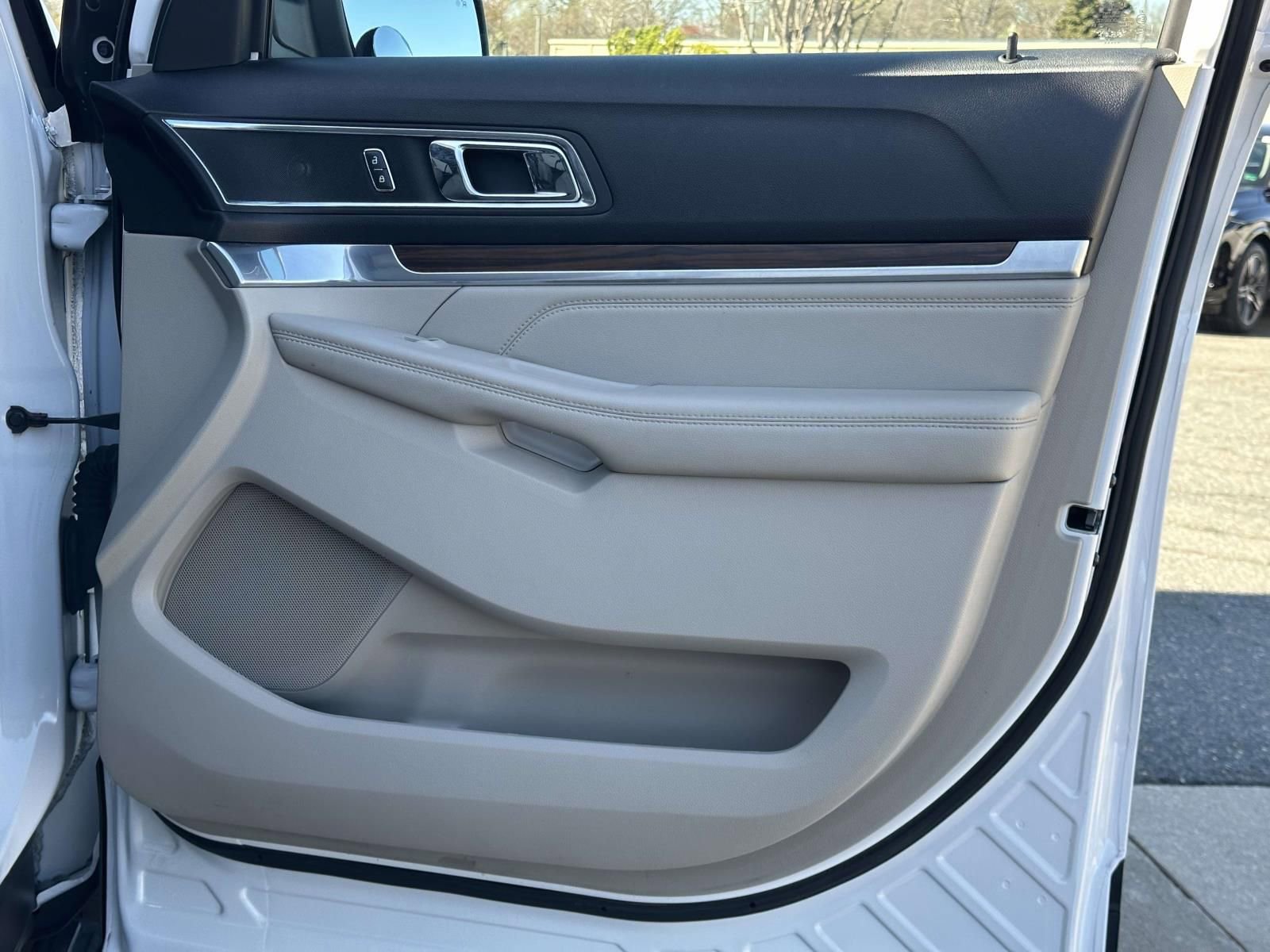 Used 2019 Ford Explorer Limited AWD/4WD image 9