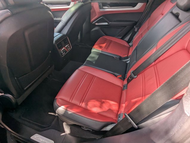 Used 2024 Porsche Cayenne S image 17
