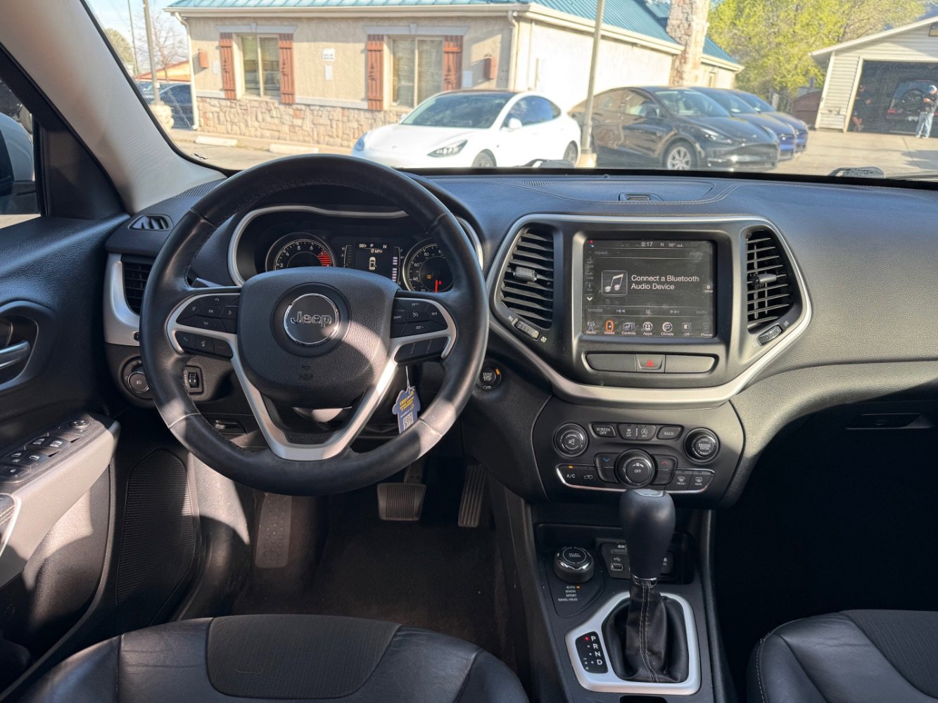 Used 2018 Jeep Cherokee Latitude Plus w/ Cold Weather Group image 12