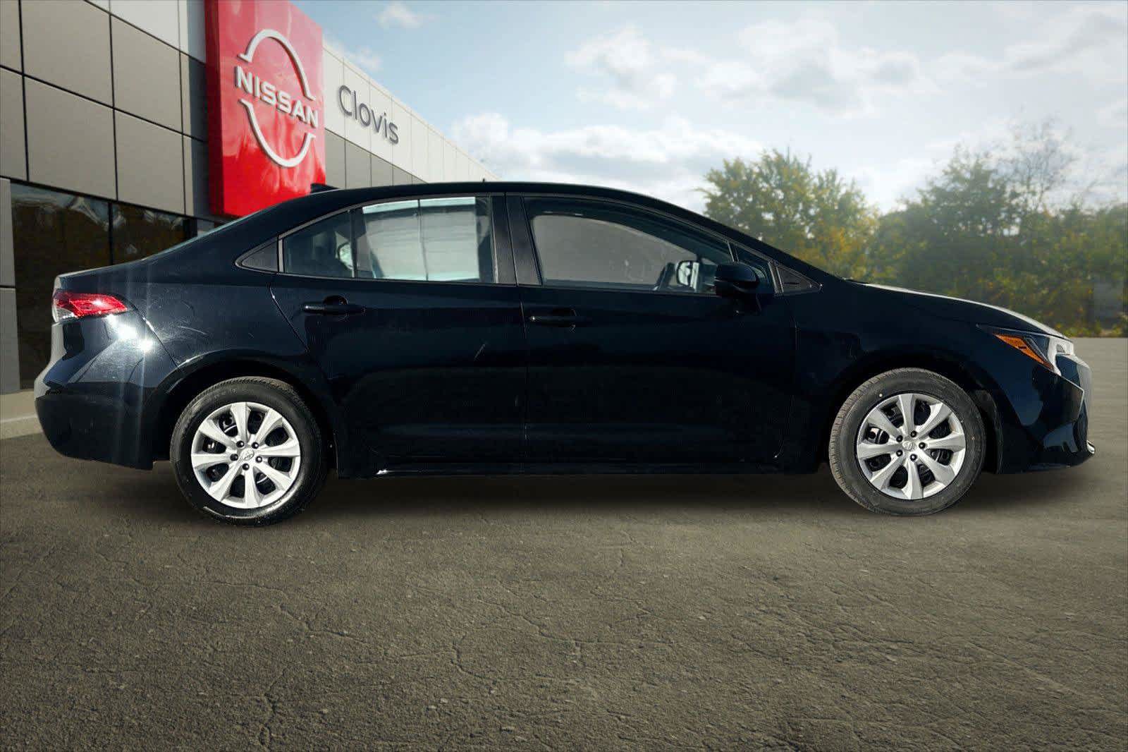 Used 2025 Toyota Corolla LE FWD image 11