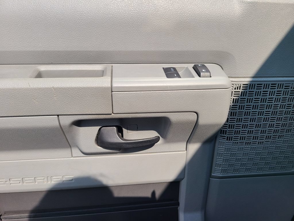 Used 2014 Ford E-350 and Econoline 350 XL w/ Power Windows & Locks Group RWD image 19
