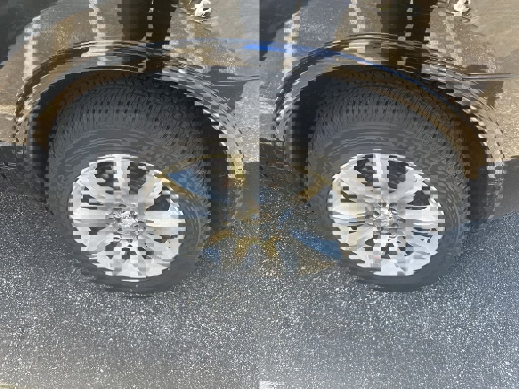 Used 2017 Buick Enclave Premium w/ Experience Buick Package image 5